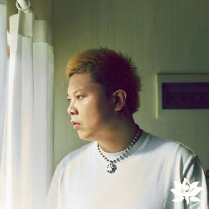 老婆和狗哪个了
